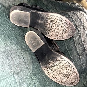 Size 8 1/2 Black ankle booties!